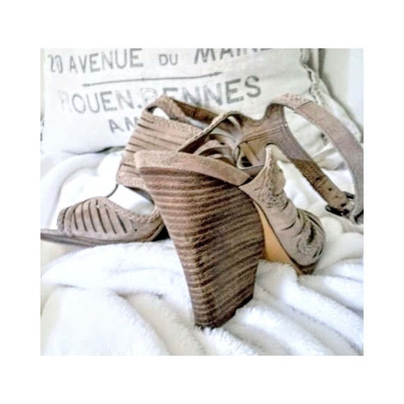 Vince Camuto "Janil" Open Toe Heels - Picture 5 of 8